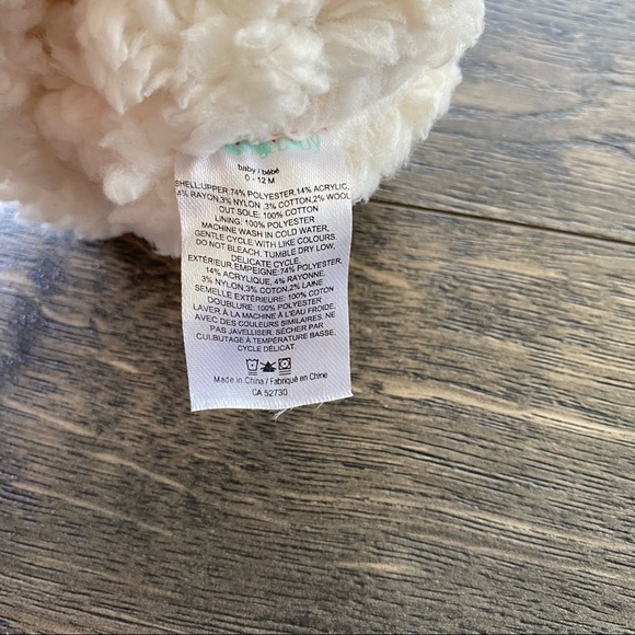 Buffalo Plaid Sherpa Booties 0-12m Indigo brand - Picture 4 of 5